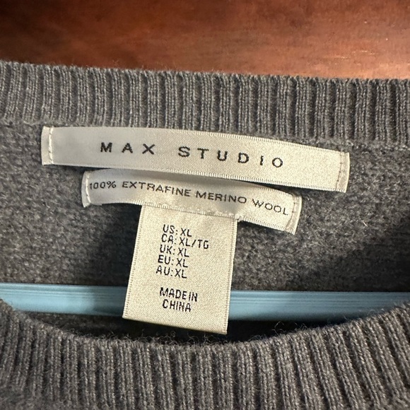 Merino Wool Crop Relaxed Fit Grey Sweater - Picture 3 of 4